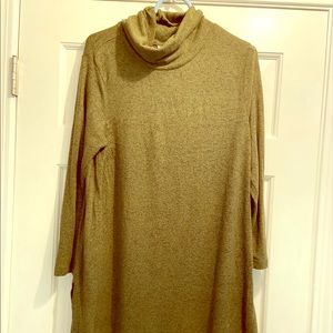 Soft turtleneck tunic